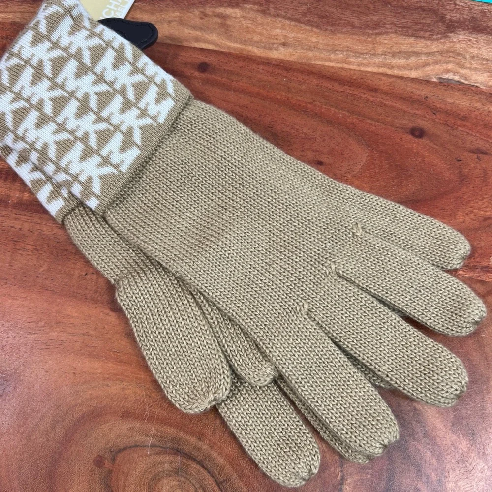 Michael Kors Camel Tan MK Monogram Logo Knit Gloves One Size NWT 537413C
